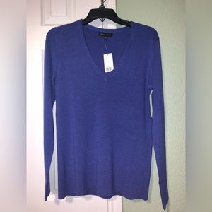 New Banana republic V Neck sweater